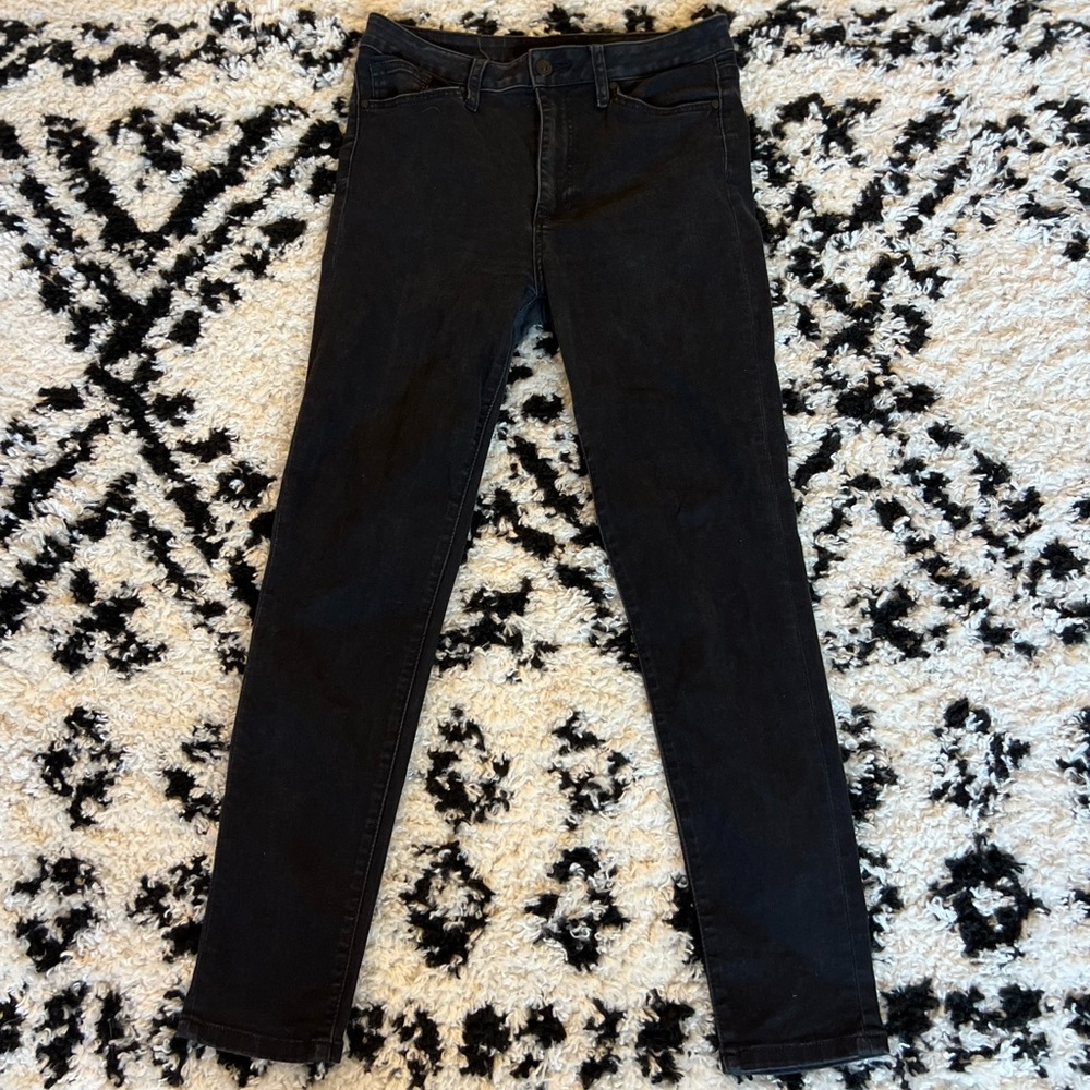 Joe’s Jeans, skinny, size 29.